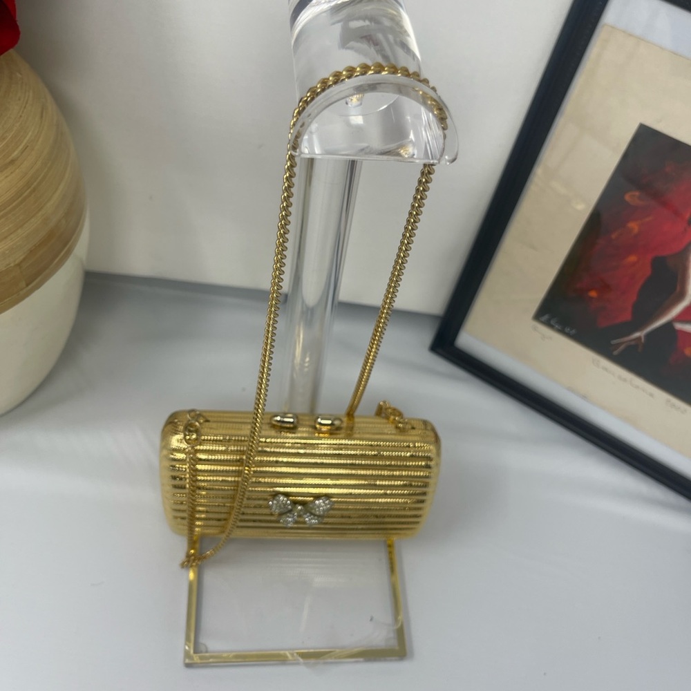 Gold Chain Clutch with 🎀 Accent - Picture 3 of 13